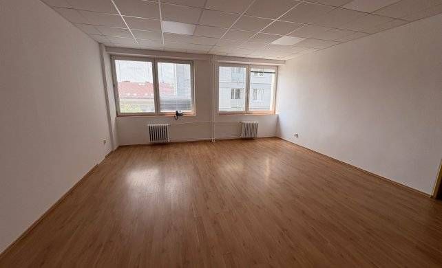 Reality Kolesár má na prenájom kancelársky priestor 42 m2 v 