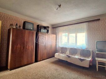 EXKLUZÍVNA PONUKA: Veľkorysý pozemok 1720 m² so starším domo