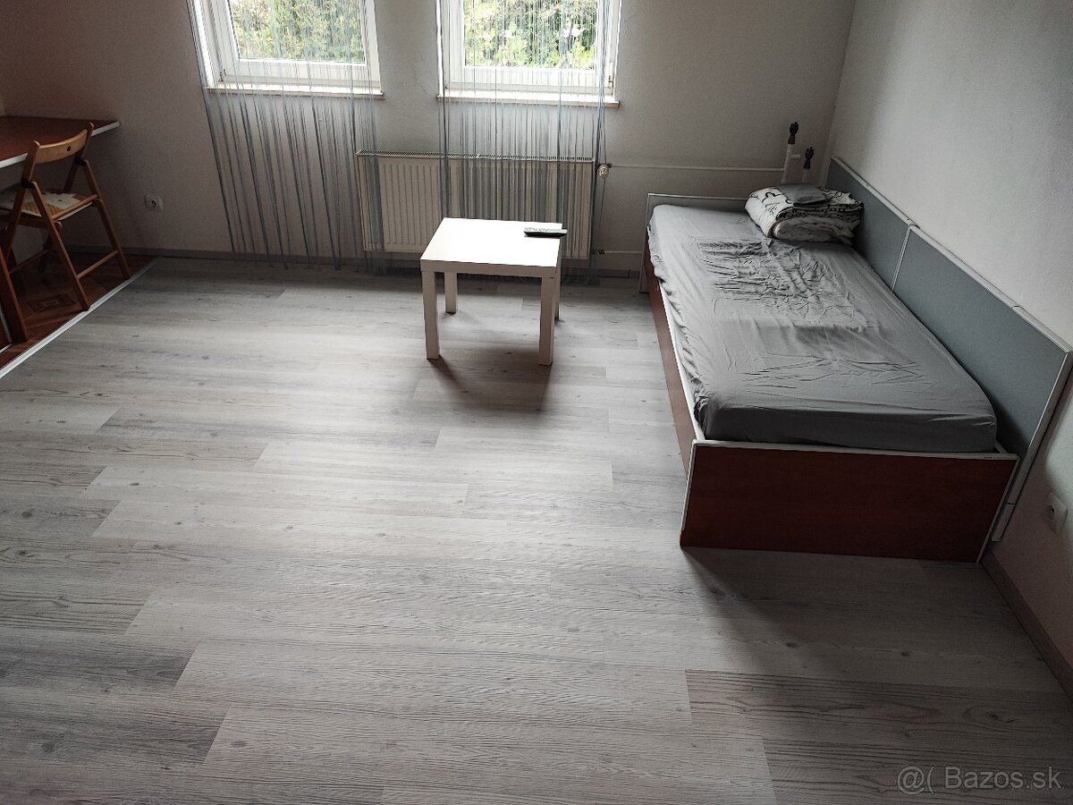 Ponúkam do prenájmu garsónku o výmere 24 m², /450 Eur/vo Vra