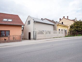Zdravím mám na predaj dom po požiary časti strechy .. blišie