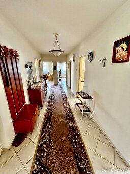 🏡Ponúkame na predaj zrekonštruovaný jednopodlažný 4 izbový r