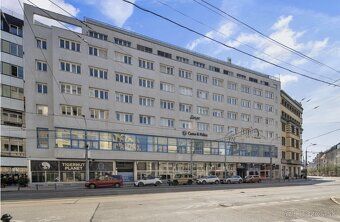 Typ: Obchodné priestory Ulica: Štúrová Obec: Bratislava-Star