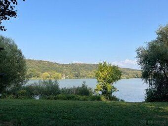 Ponúkam na prenájom väčší 1-izb. s rozlohou 42 m2 v Košiciac