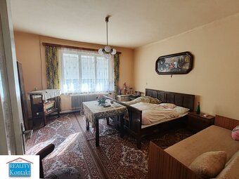 Poschodie: prízemie Zastavaná plocha: 255m² Obytná plocha: 2