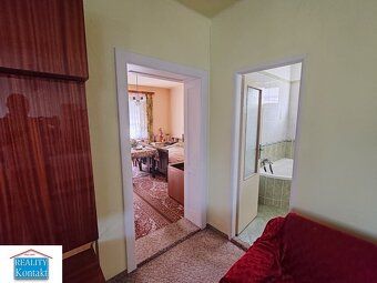 Poschodie: prízemie Zastavaná plocha: 255m² Obytná plocha: 2