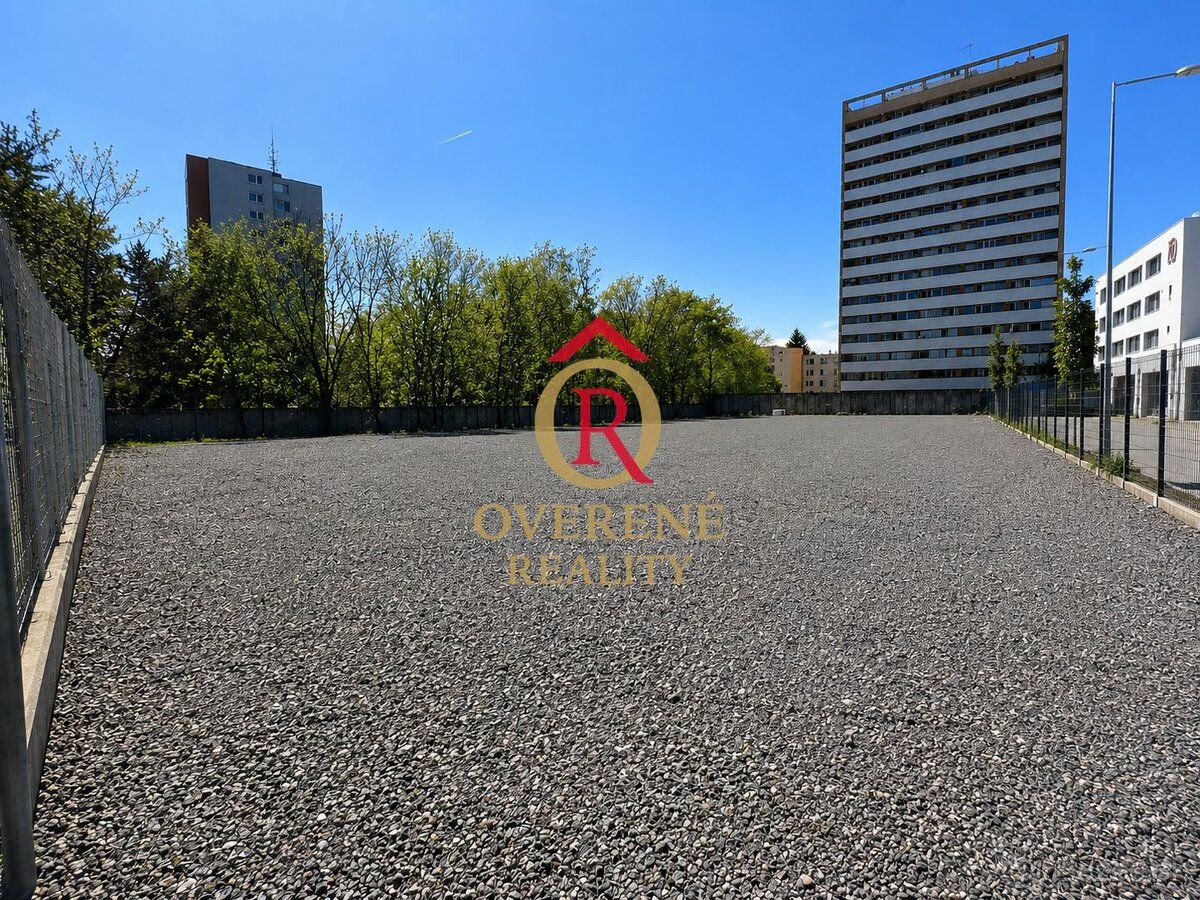 V zastúpení vlastníka spoločnosť OVERENÉ REALITY exkluzívne 