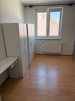 Dám do prenájmu 4 izbový byt v centre Bošian Výmera 92m2 Cen