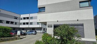 Dám do prenájmu 4 izbový byt v centre Bošian Výmera 92m2 Cen