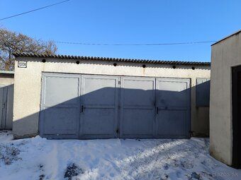 Predám veľkú garáž s elektrickou prípojkou (220/380w) na ul.