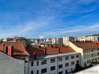 ☀️ SLNEČNÝ 2,5-IZBOVÝ BYT S KRÁSNYM VÝHĽADOM V STAROM MESTE 