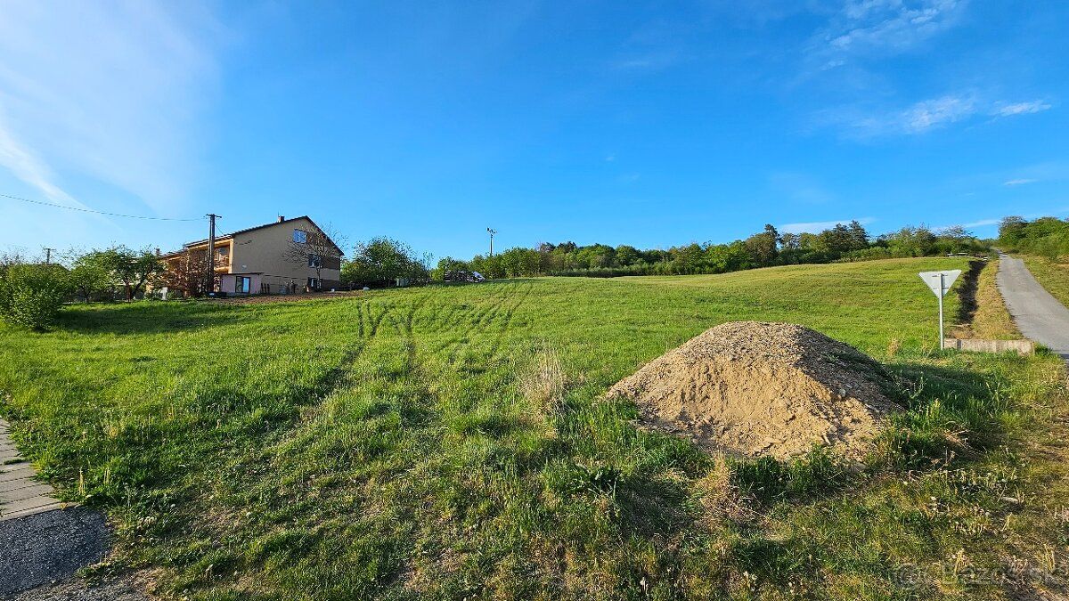 Ponúkame na predaj slnečný pozemok v obci Nižný Orlík, len p