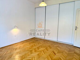 Na prenájom 2 izbový byt priestranný, 65 m2, pod stanicou s 