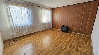 Ponúkame na predaj 3-izbový byt s balkónom na ul. Karpatskej