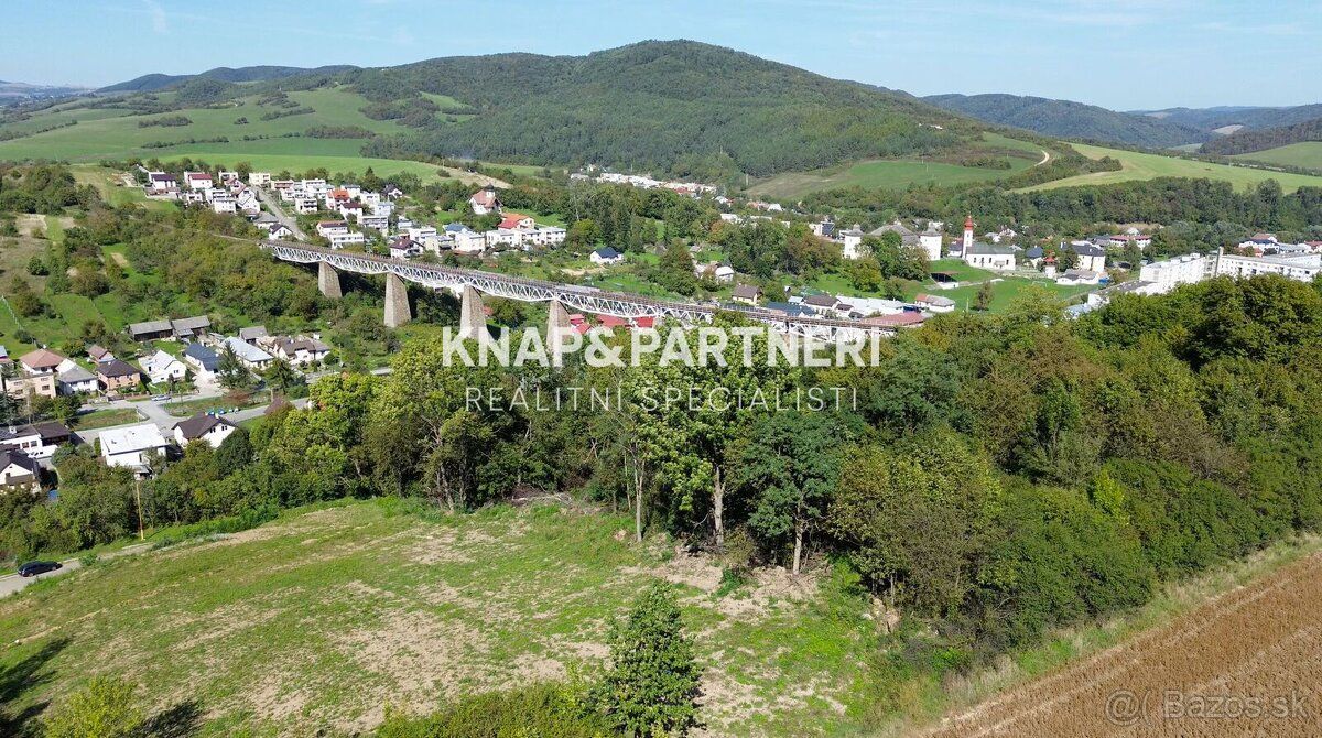 Ponúkame na predaj pozemok s výmerou 1070 m2 v meste Hanušov