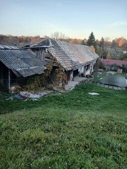 Ponúkam sukromne na predaj starší RD v Dačov Lome vhodný na 
