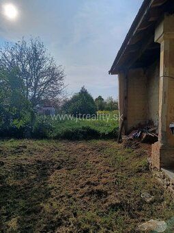 JT Reality ponúka na predaj 2-izbový rodinný dom v obci Hidv