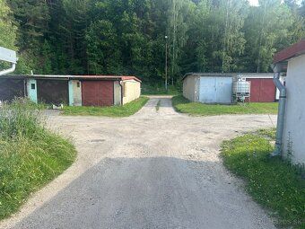 🏠 Na predaj: dvojgaráž – Svit, lokalita pri Kolibe
Ponúkame 