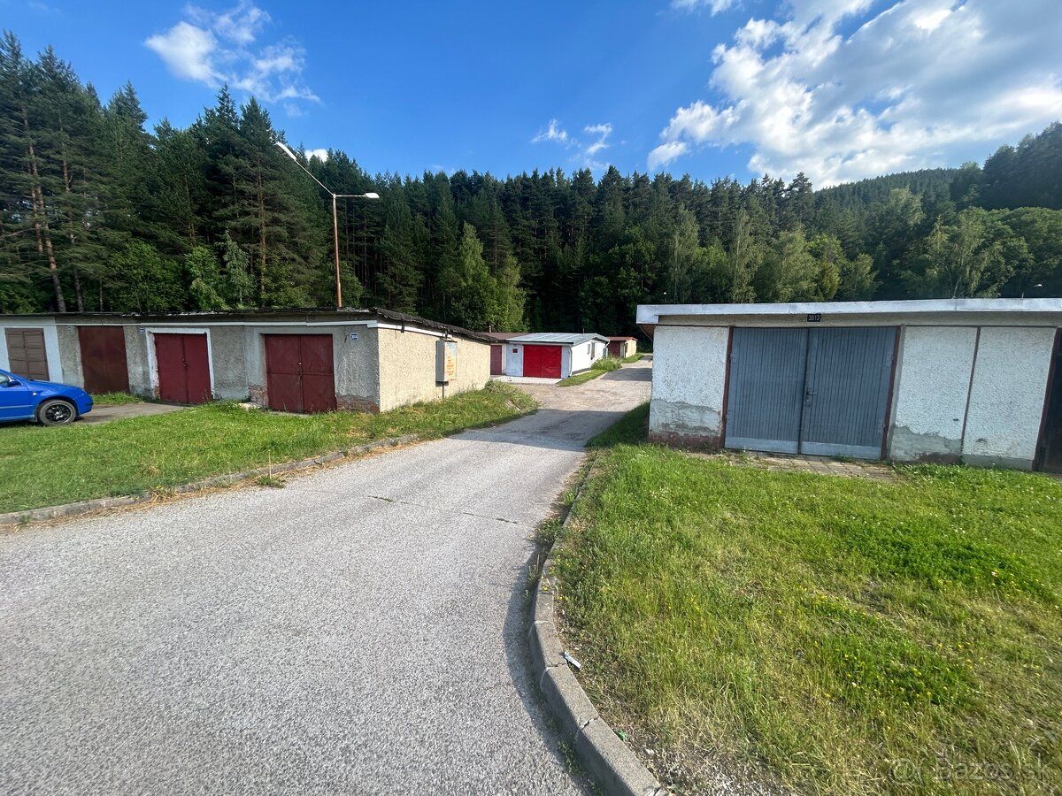 🏠 Na predaj: dvojgaráž – Svit, lokalita pri Kolibe
Ponúkame 