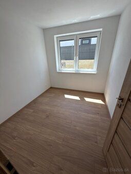 Ponúkam na prenájom veľky 3-izbový byt z balkónom v obci Rab