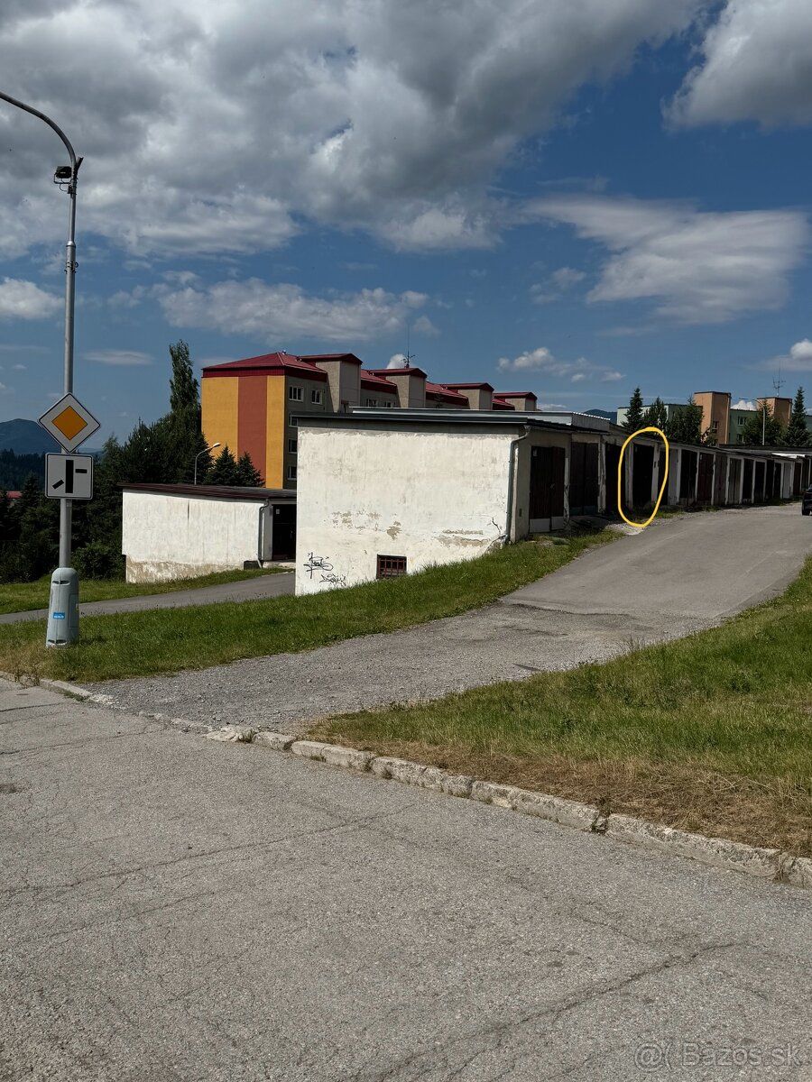 Ponúkam na predaj garáž vo výbornej lokalite v Dolnom Kubíne