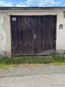 Ponúkam na predaj garáž vo výbornej lokalite v Dolnom Kubíne