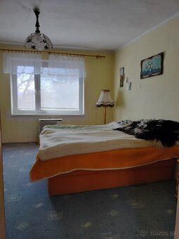 Sell family house in Slovenské Ďarmoty with summer kitchenette and attic.
