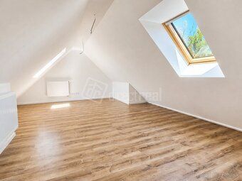 New 3-bedroom maisonette apartment of 71 sqm with balcony near park in Tomášikovo