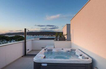 KR25-13, Real Estate Agency AMAXADES REALITY offers for sale an exclusive, above-standard…