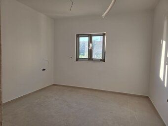 KR25-10-3, AMAXADES REALITY offers for sale apartments in the first row from the sea in the…
