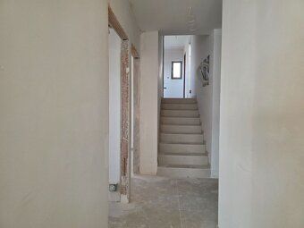 KR25-10-4, Real Estate Agency AMAXADES REALITY offers for sale apartments in the first row…