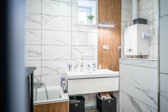 RM REALTY OFFERS FOR SALE A SPACIOUS 4-ROOM FAMILY HOUSE