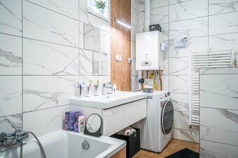 RM REALTY OFFERS FOR SALE A SPACIOUS 4-ROOM FAMILY HOUSE