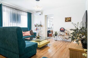 RM REALTY OFFERS FOR SALE A SPACIOUS 4-ROOM FAMILY HOUSE