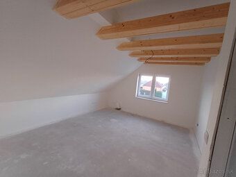NEW CONSTRUCTION OF A FAMILY HOUSE WITH THE POSSIBILITY OF TWO INDEPENDENT APARTMENTS
