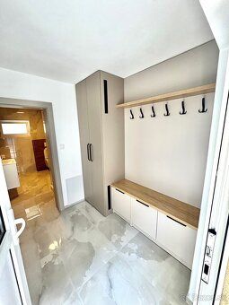 We offer for rent a modern and completely renovated 3-bedroom apartment of 66 m² in Giraltovce.