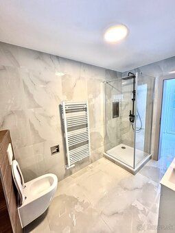 We offer for rent a modern and completely renovated 3-bedroom apartment of 66 m² in Giraltovce.