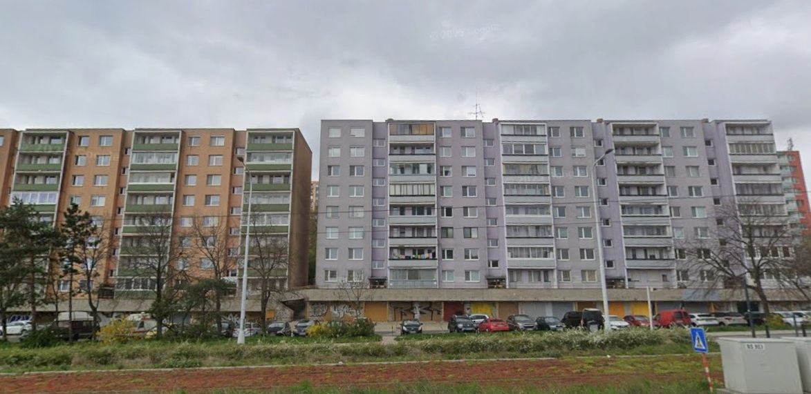 Oferuję garaż do wynajęcia.
Garaż znajduje się pod tarasem na 