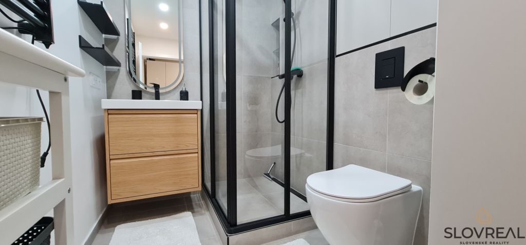 SLOVREAL offers for sale a completely renovated 3-room apartment