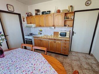 SLOVREAL offers for sale a completely renovated 3-room apartment