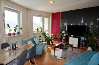 SLOVREAL offers for sale a completely renovated 3-room apartment