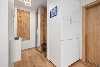 Under exclusive representation of the owner we offer for rent a stylish