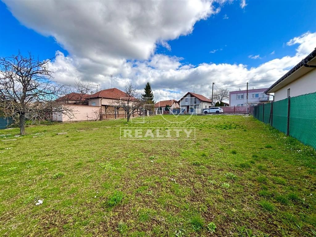 TU reality ponúka na predaj pozemok určený na stavbu rodinné
