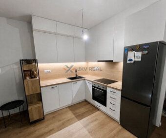 TU Reality oferuje na sprzedaż częściowo umeblowane i całkowicie nowe studio z loggią i…