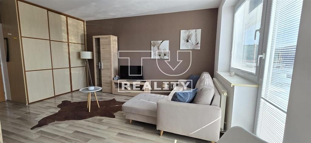 TU Reality oferuje na sprzedaż częściowo umeblowane i całkowicie nowe studio z loggią i…