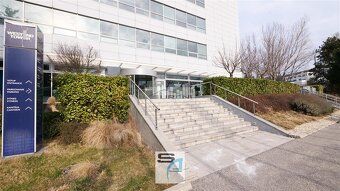 We offer for rent modern office spaces in the building Westend Tower which provides…
