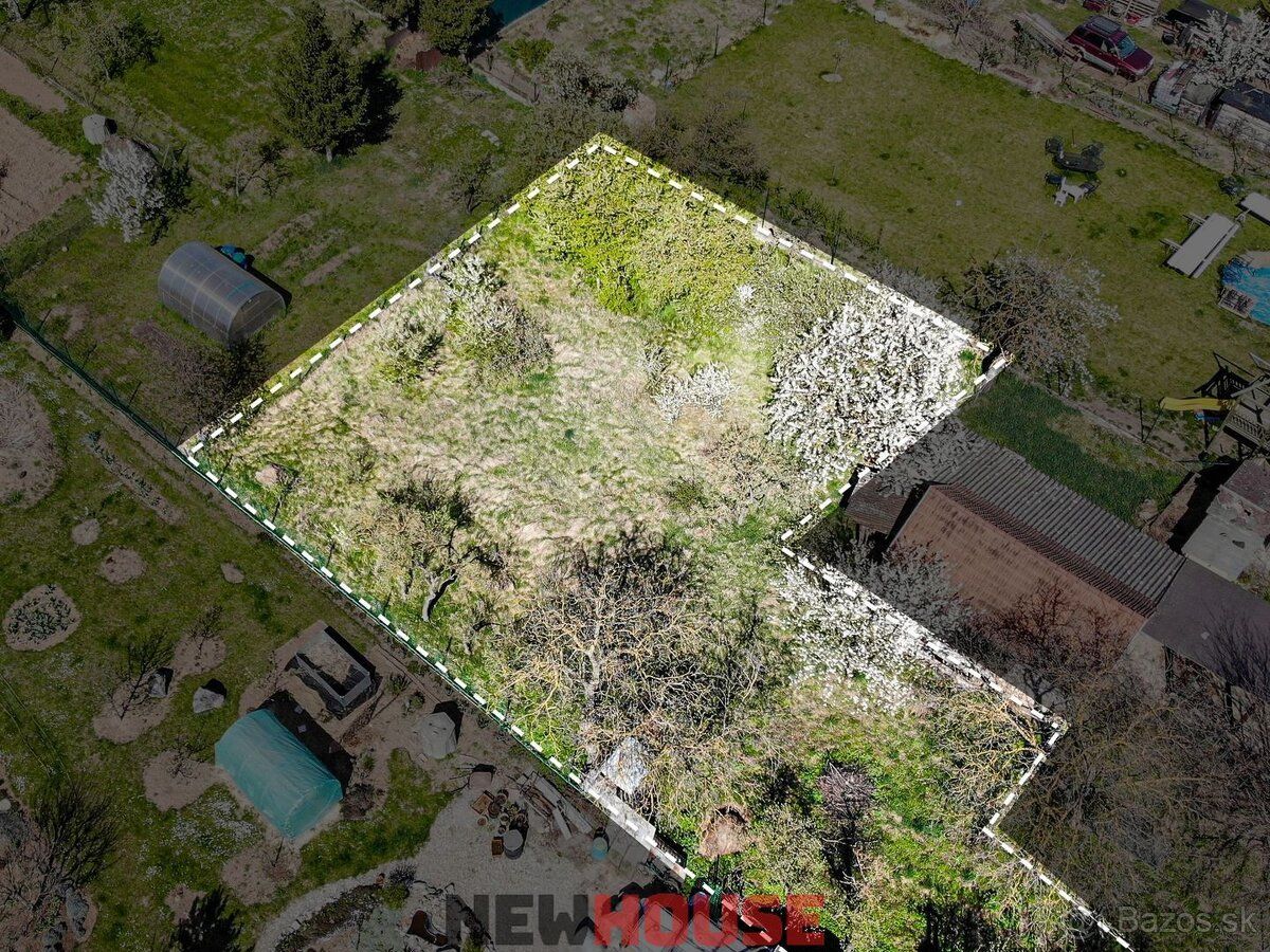 NEW HOUSE ponúka na predaj rovinatý a slnečný pozemok s celk