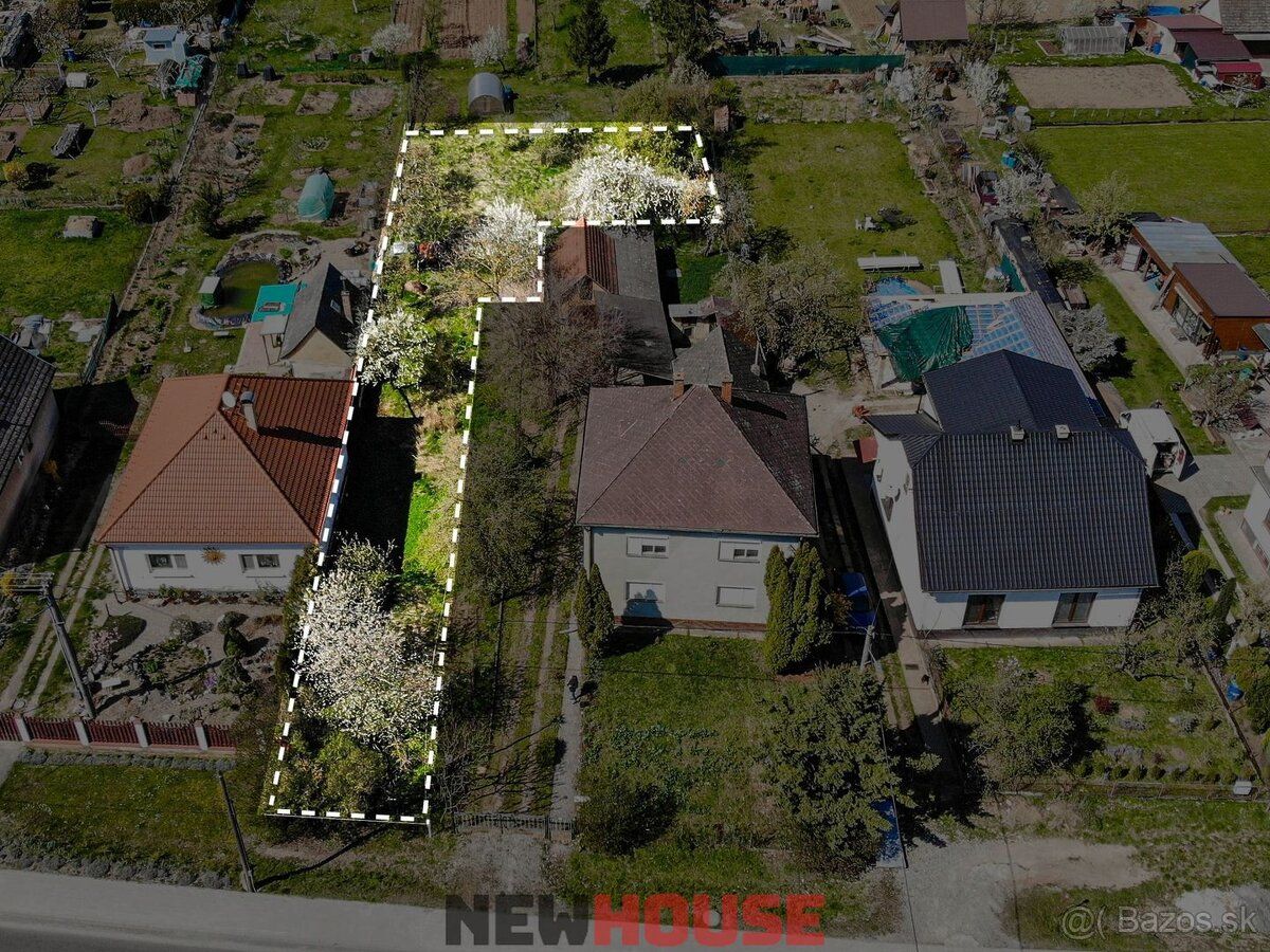 NEW HOUSE ponúka na predaj rovinatý a slnečný pozemok s celk