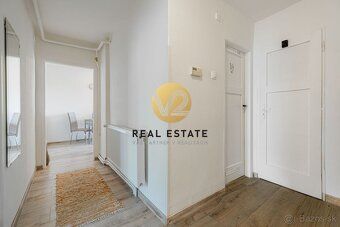 Zuzana Bojdová +421 904 300 202 e-mail:
V2 Real Estate Ponúk