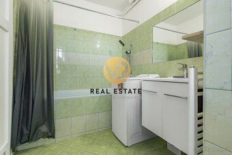 Zuzana Bojdová +421 904 300 202 e-mail:
V2 Real Estate Ponúk