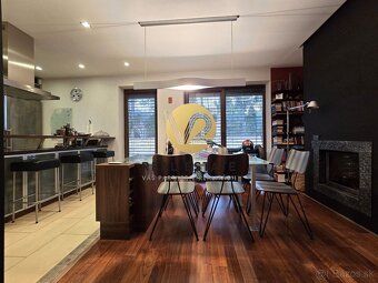 Maroš Vereš +421 904 086 200 e-mail:
V2 Real Estate ponúka n